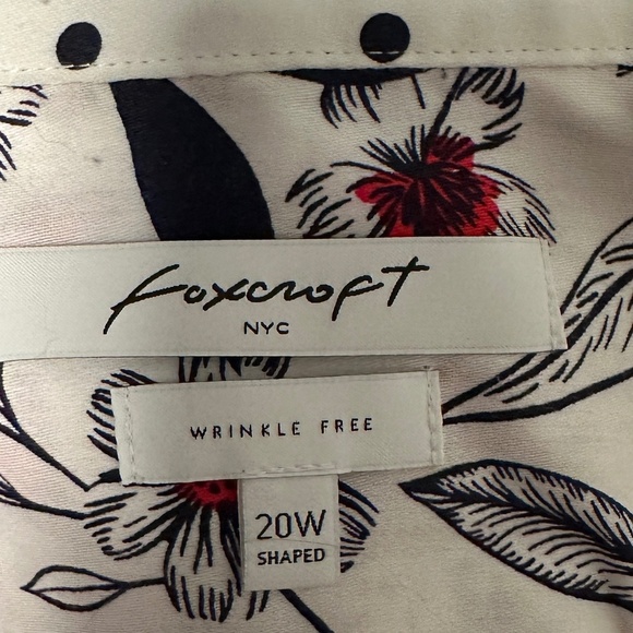 *FOXCROFT* Plus White x Red Floral Wrinkle-Free Button Down Shirt Size 20W - Picture 7 of 8